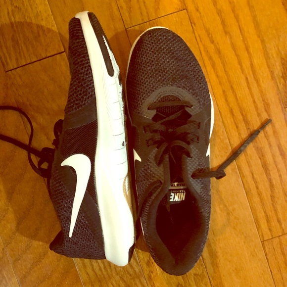 Nike Shoes - Nike sneakers